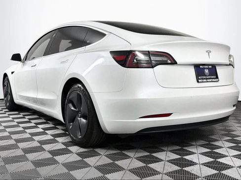 Used 2020 Tesla Model 3 Standard Range Plus RWD image 9
