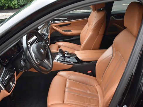Certified 2023 BMW M550i xDrive w/ Executive Package AWD/4WD image 7