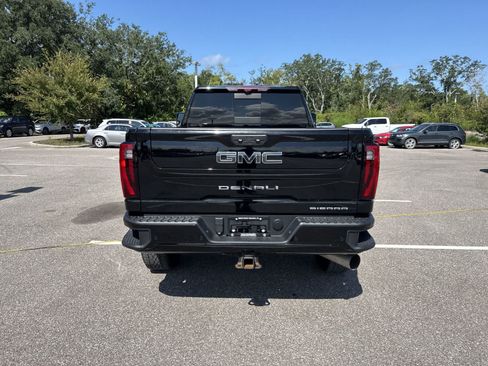 Used 2024 GMC Sierra 3500 Denali Ultimate AWD/4WD image 13
