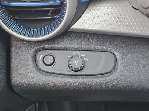 New 2026 Chevrolet Trax LS w/ LS Convenience Package FWD image 21