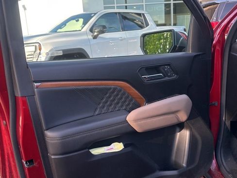 Used 2023 GMC Canyon Denali AWD/4WD image 13