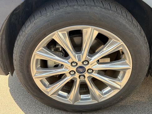 Used 2017 Ford Edge Titanium w/ Equipment Group 301A FWD image 5