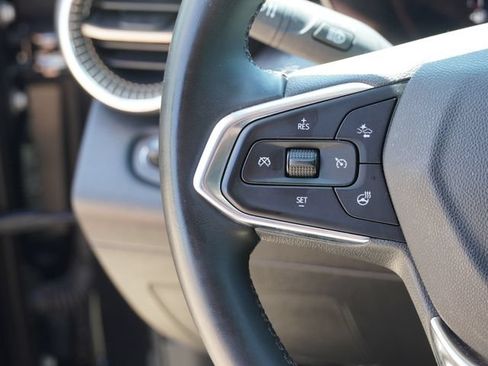 Used 2024 Chevrolet Trax ACTIV w/ Sunroof Package FWD image 29