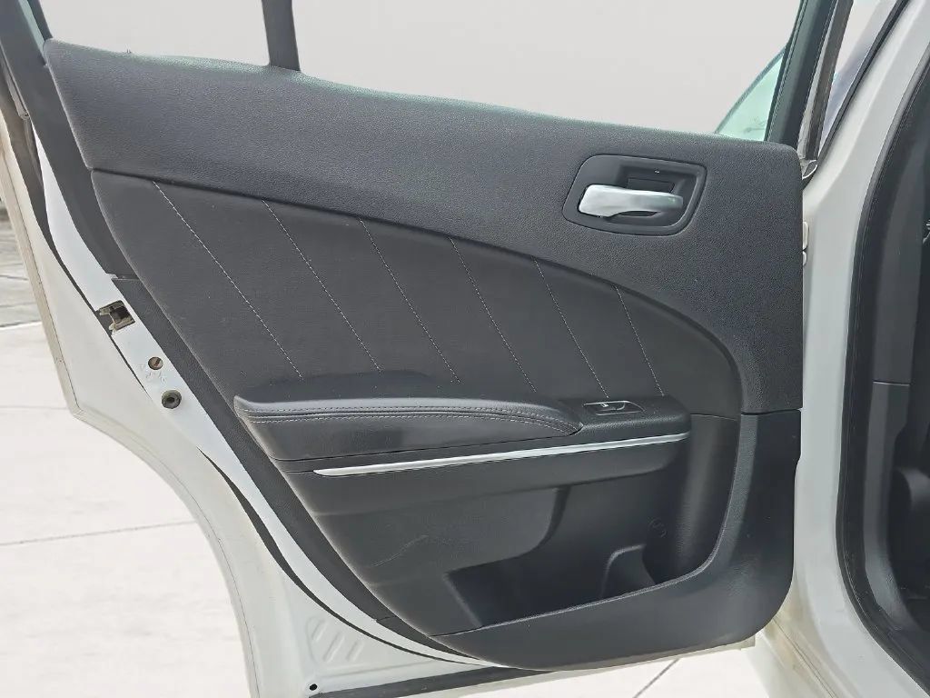 Used 2016 Dodge Charger R/T RWD image 15