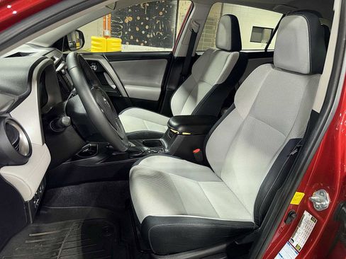 Used 2017 Toyota RAV4 XLE image 15