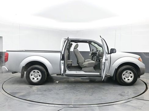 Used 2019 Nissan Frontier S image 48
