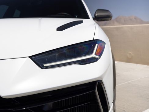 Used 2023 Lamborghini Urus Performante AWD/4WD image 20