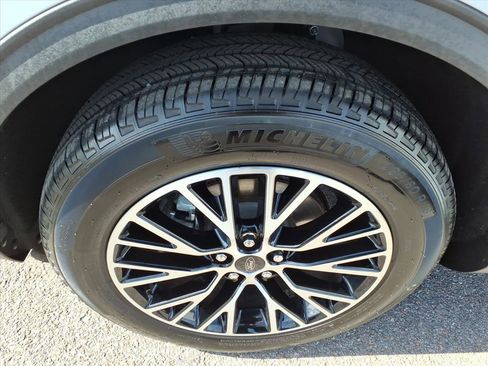 Used 2025 Ford Escape SE image 17