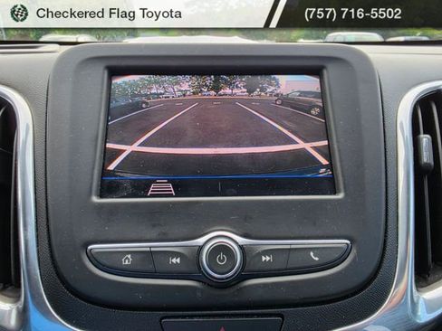 Used 2020 Chevrolet Equinox LT FWD image 18