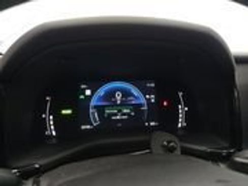 Used 2025 Toyota Camry SE w/ Convenience Package FWD image 13
