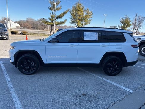 Used 2021 Jeep Grand Cherokee L Limited image 17