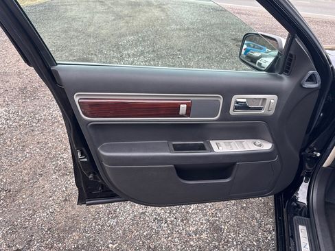 Used 2007 Lincoln MKZ image 25