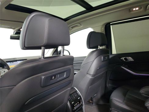 Used 2022 BMW X7 xDrive40i w/ Premium Package AWD/4WD image 16