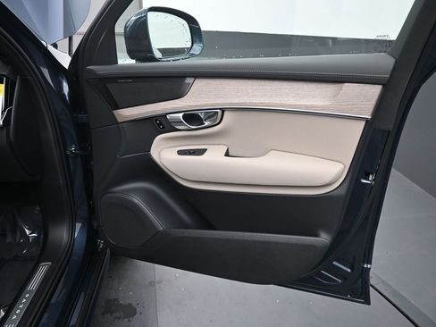 New 2026 Volvo XC90 B6 Plus w/ Protection Package Premier AWD/4WD image 38