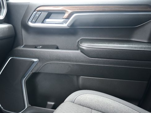 Used 2024 Chevrolet Silverado 1500 LT image 28