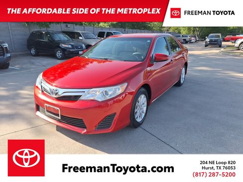 Used 2012 Toyota Camry LE FWD image 1