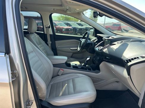 Used 2018 Ford Escape Titanium image 10