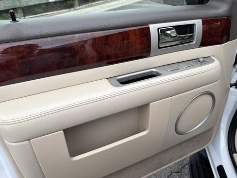 Used 2004 Lincoln Navigator Luxury image 13