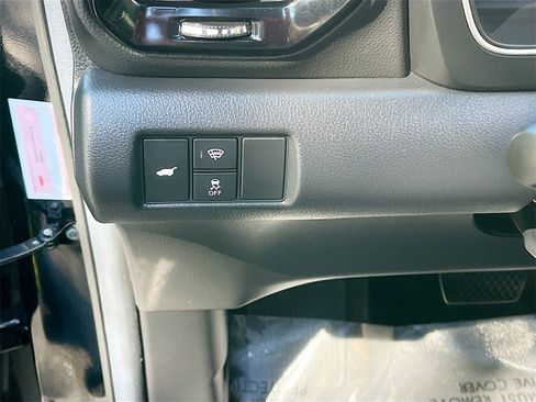 Used 2025 Honda Pilot Black Edition image 10