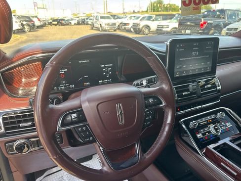 Used 2020 Lincoln Navigator Black Label w/ Cargo Convenience Package AWD/4WD image 29