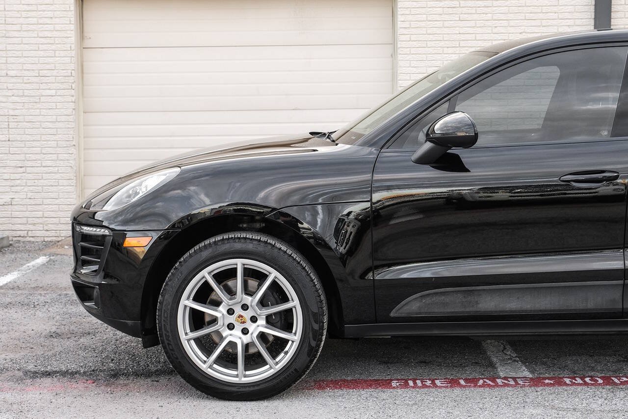 Used 2018 Porsche Macan w/ Premium Package Plus AWD/4WD image 14