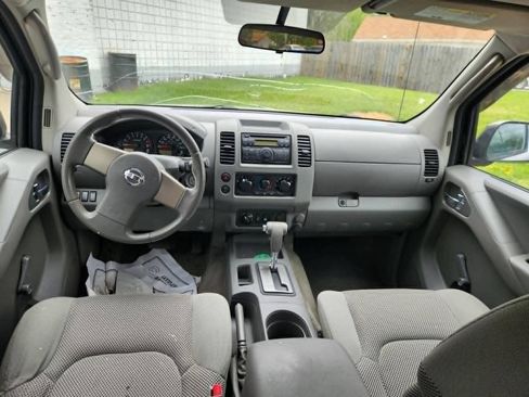 Used 2011 Nissan Frontier S AWD/4WD image 18