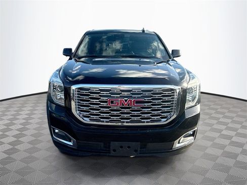 Used 2020 GMC Yukon Denali image 2