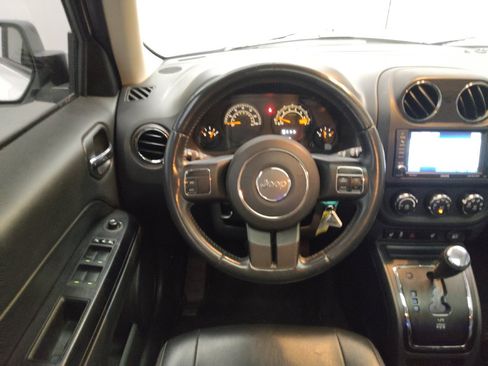 Used 2016 Jeep Patriot High Altitude FWD image 22