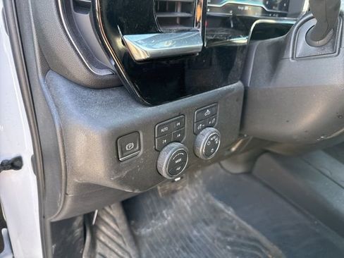 Used 2023 Chevrolet Silverado 1500 LT image 17