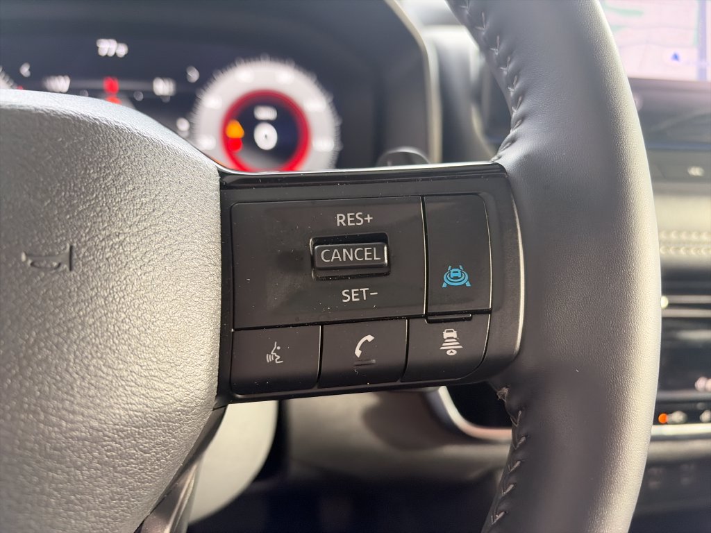 Used 2026 Nissan Rogue SL AWD/4WD image 16