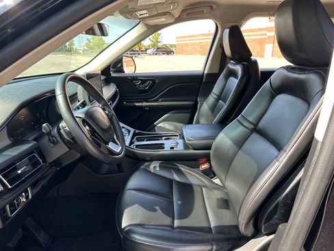 Used 2023 Lincoln Aviator AWD image 24