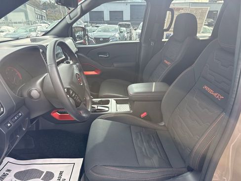 Used 2024 Nissan Frontier PRO-4X w/ Off-Road Protection Package image 8
