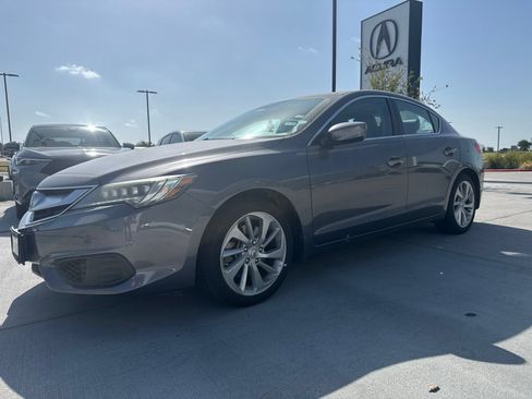 Used 2017 Acura ILX FWD image 4