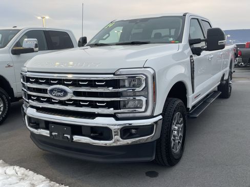 Used 2024 Ford F350 Lariat w/ Camper Package image 6