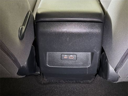 Used 2023 Nissan Frontier SV image 21