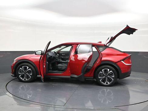 Used 2024 Kia EV6 Light image 31