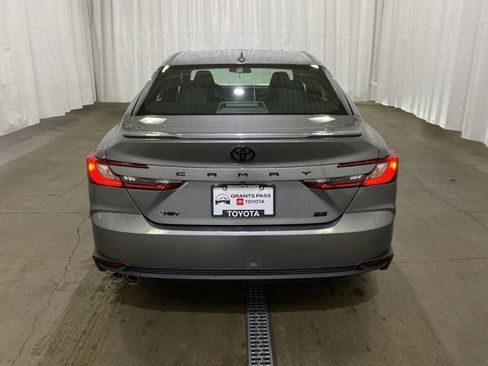 New 2026 Toyota Camry SE image 4