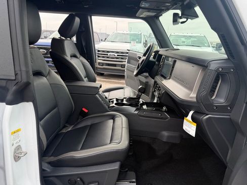 New 2025 Ford Bronco Outer Banks image 16
