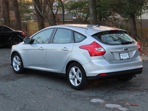 Used 2014 Ford Focus SE image 2