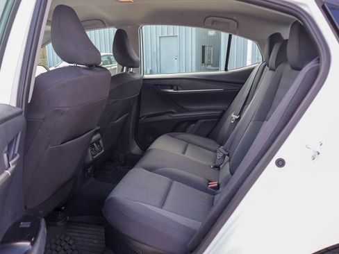 Used 2025 Toyota Camry LE w/ Convenience Package image 9