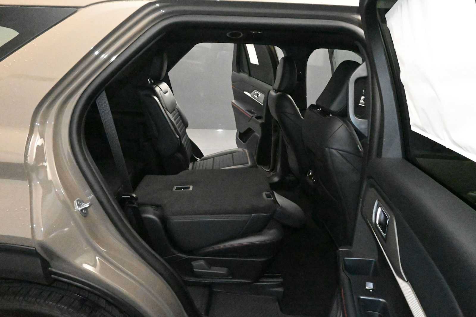 New 2026 Ford Explorer ST-Line AWD/4WD image 19