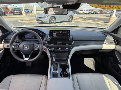 Used 2019 Honda Accord EX image 17
