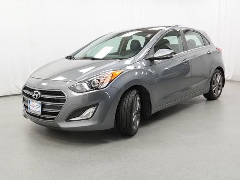Used 2016 Hyundai Elantra GT w/ Option Group 03 FWD image 3