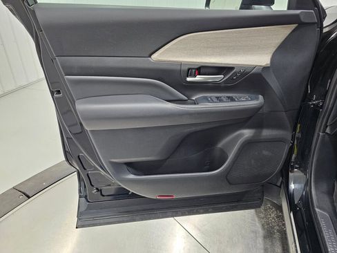 Used 2024 Toyota Grand Highlander Limited image 38