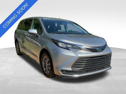 Used 2021 Toyota Sienna LE