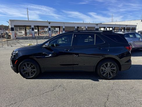 Used 2023 Chevrolet Equinox RS image 4