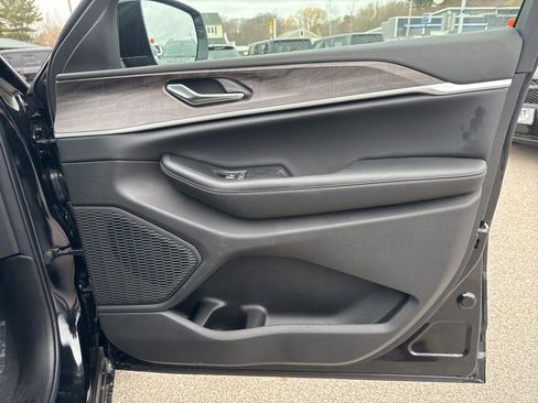 New 2026 Jeep Grand Cherokee Altitude image 31