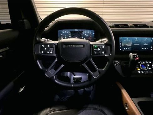 Certified 2022 Land Rover Defender 110 X AWD/4WD image 4