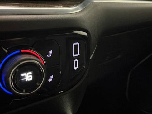 Used 2022 Chevrolet Silverado 1500 LT Trail Boss w/ LT Trail Boss Premium Package AWD/4WD image 32