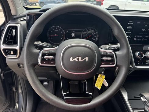 Used 2023 Kia Sorento LX FWD image 22